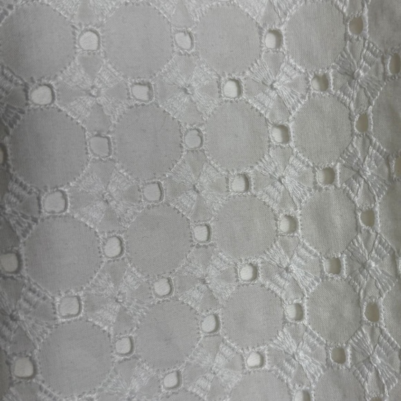 Caractère White High Waist Eyelet Embroidered Shorts – Lined, Elegant Size: 8 - Picture 4 of 16